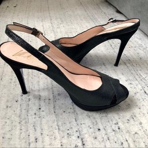 Vince Camuto Signature Black Dress Shoe, 39